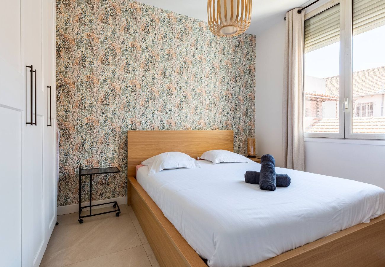 Apartment in Cagnes-sur-Mer - Maison de ville proche plage et gare 