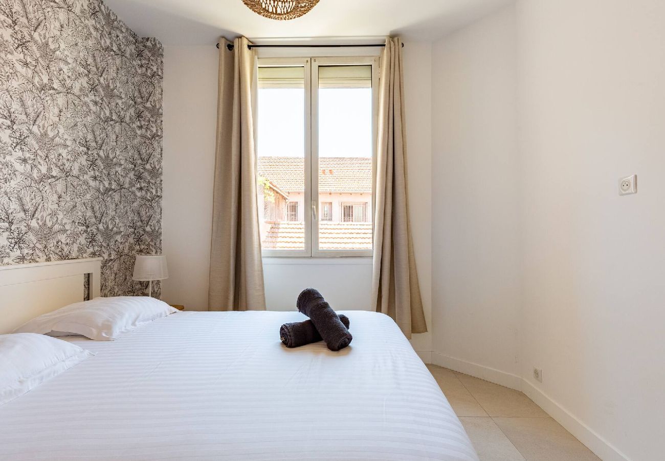Apartment in Cagnes-sur-Mer - Maison de ville proche plage et gare 