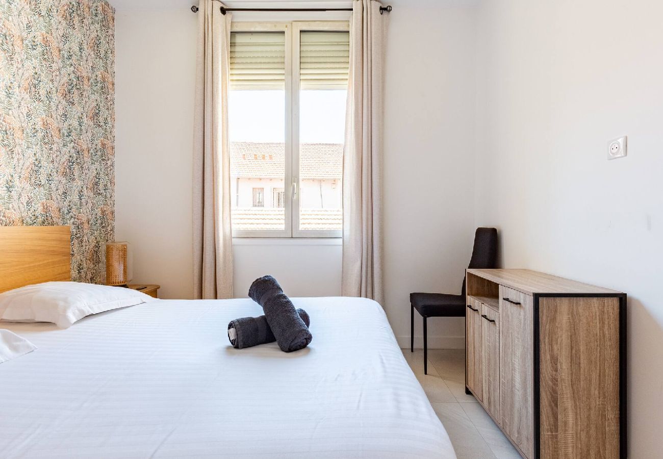 Apartment in Cagnes-sur-Mer - Maison de ville proche plage et gare 