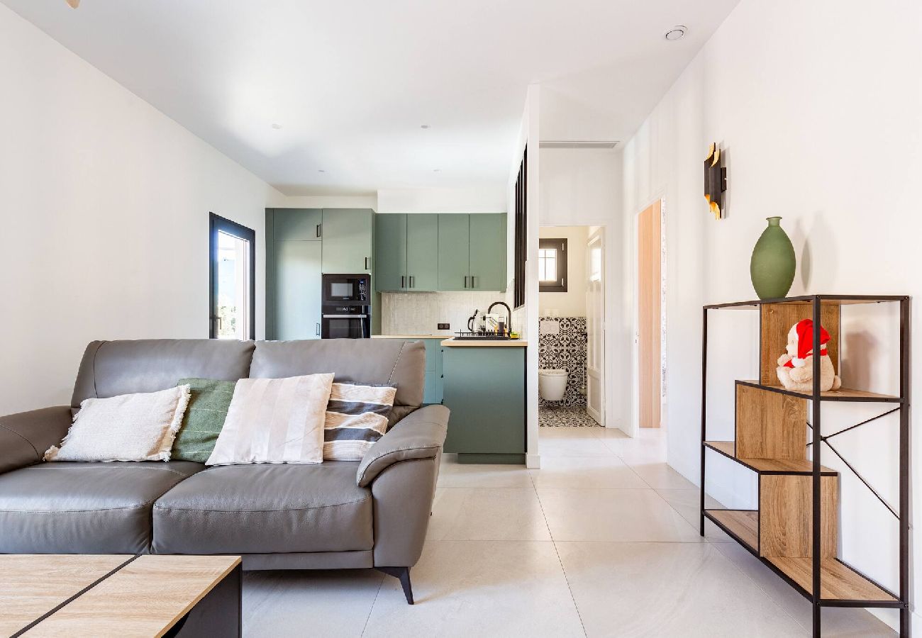 Apartment in Cagnes-sur-Mer - Maison de ville proche plage et gare 