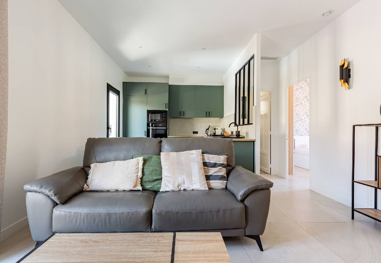 Apartment in Cagnes-sur-Mer - Maison de ville proche plage et gare 