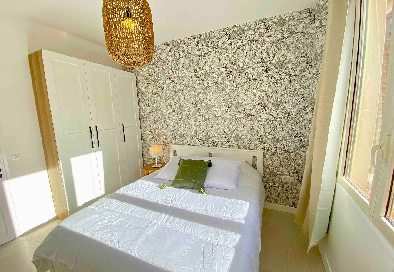 Apartment in Cagnes-sur-Mer - Maison de ville proche plage et gare 