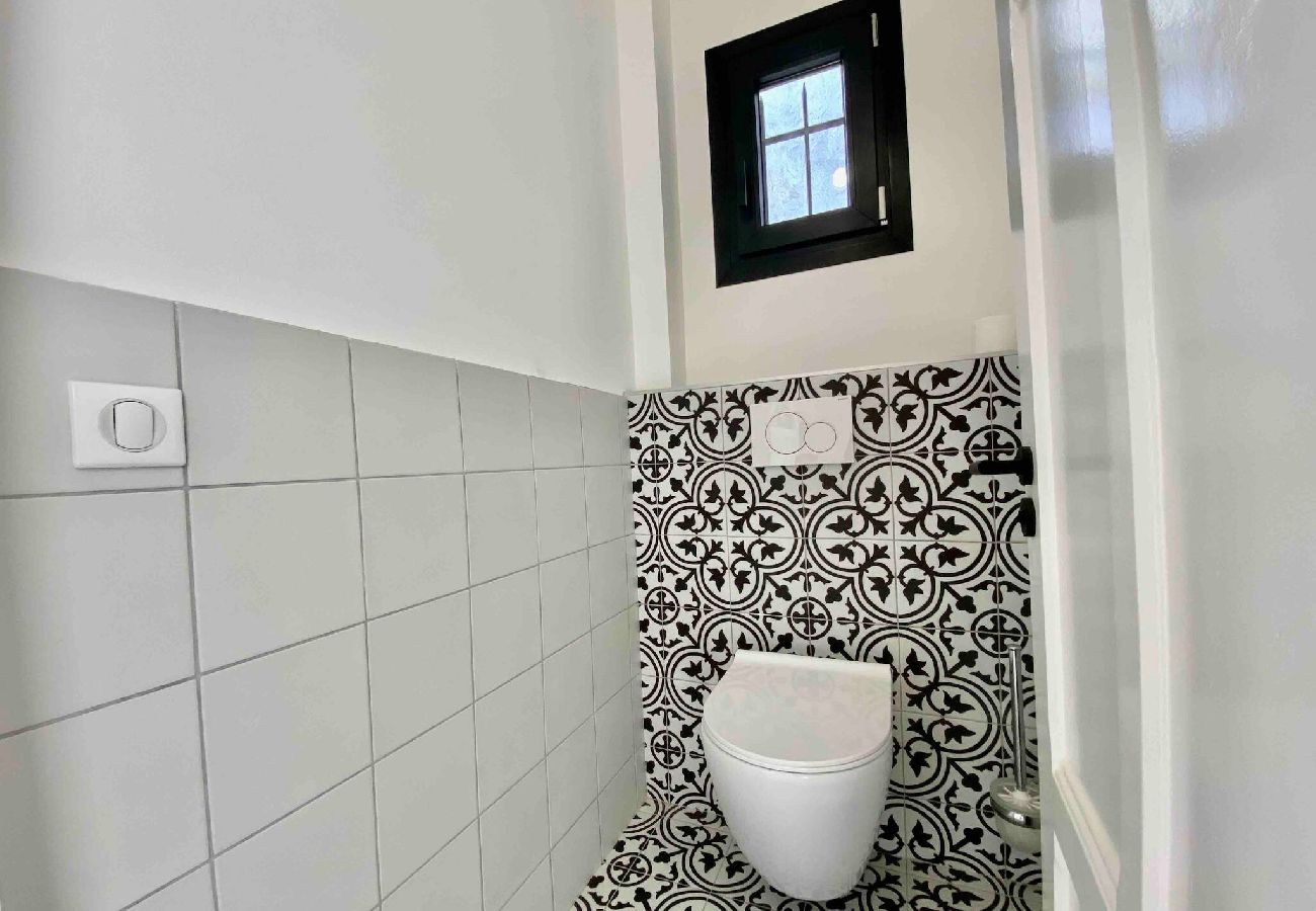 Apartment in Cagnes-sur-Mer - Maison de ville proche plage et gare 