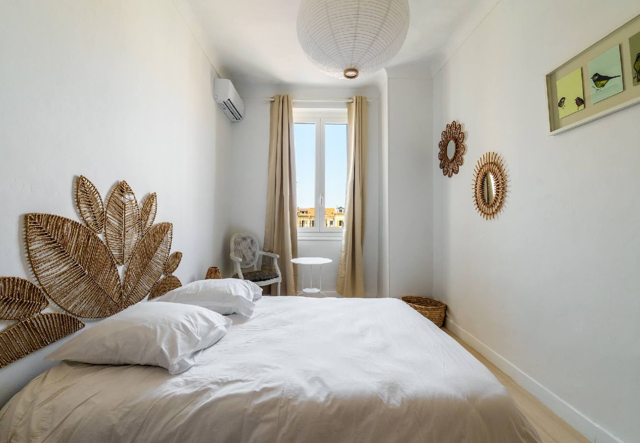 Apartment in Nice - Élégant et lumineux 3 pièces avenue Jean Médecin 