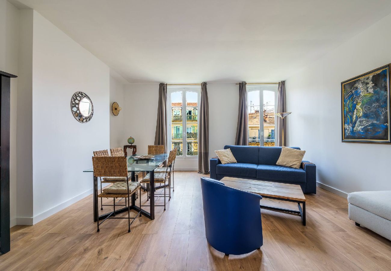 Apartment in Nice - Élégant et lumineux 3 pièces avenue Jean Médecin 