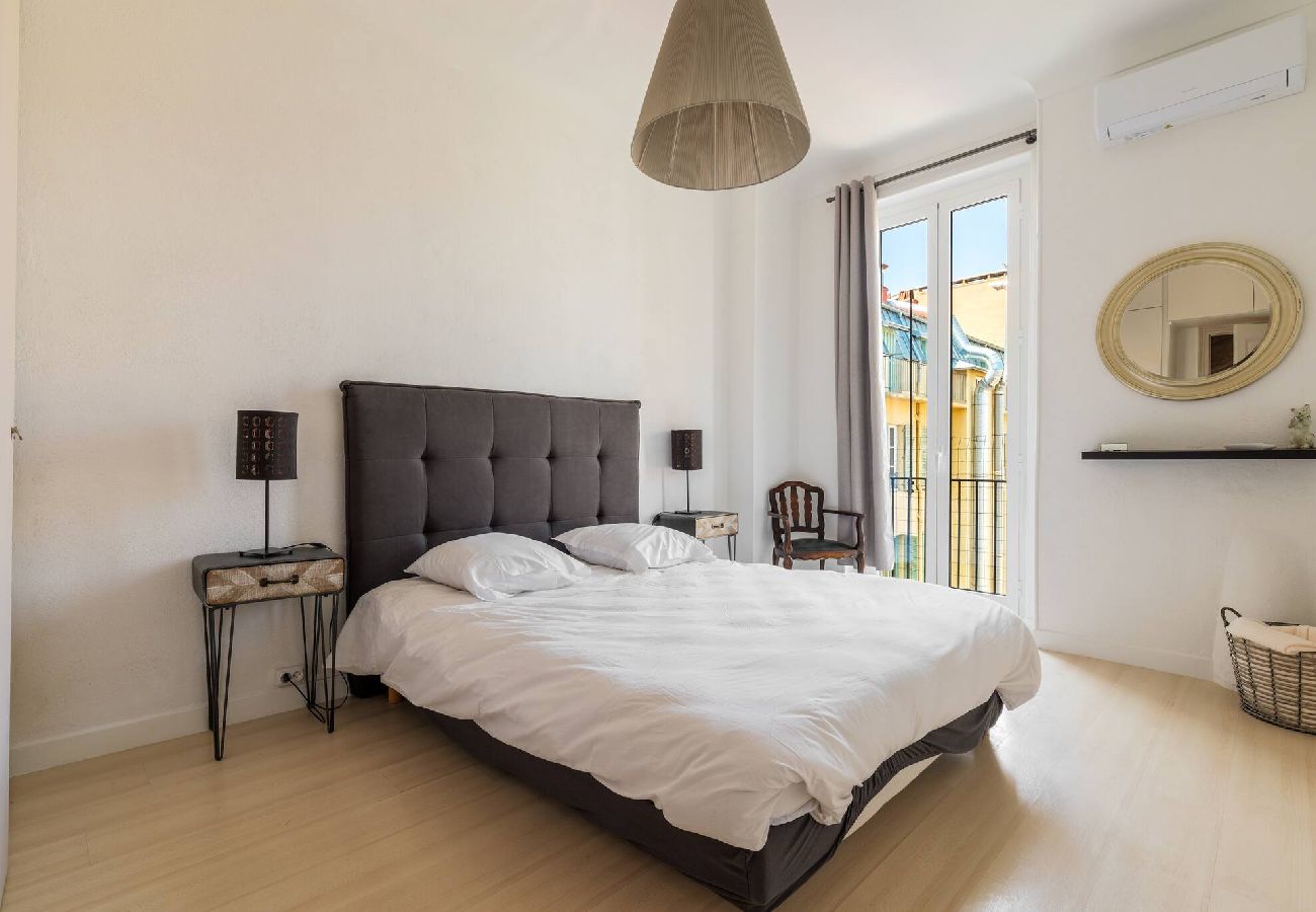 Apartment in Nice - Élégant et lumineux 3 pièces avenue Jean Médecin 