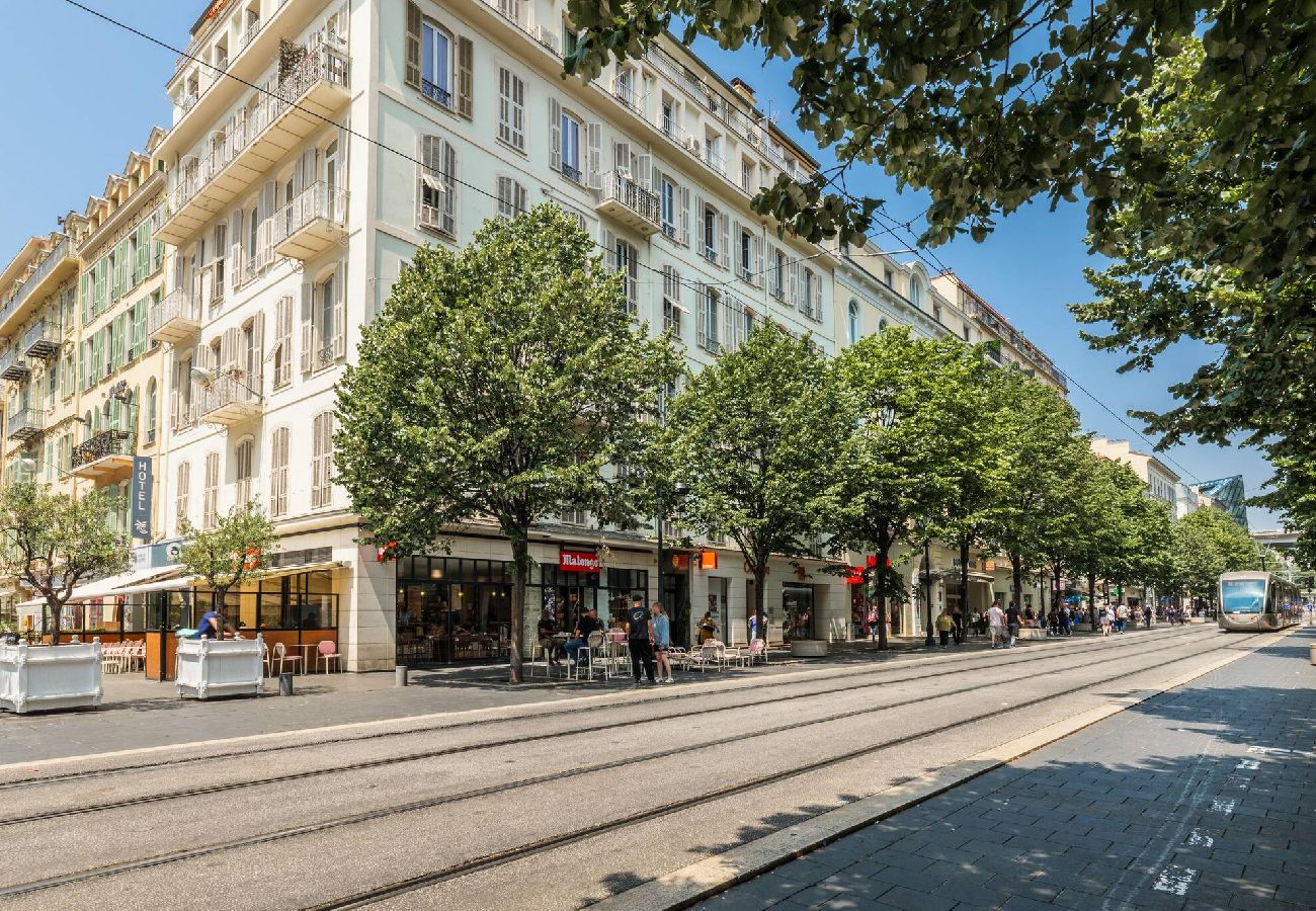 Apartment in Nice - Élégant et lumineux 3 pièces avenue Jean Médecin 