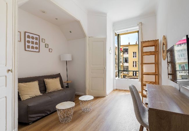  in Nice - Studio cosy dans une belle copropriété classée 