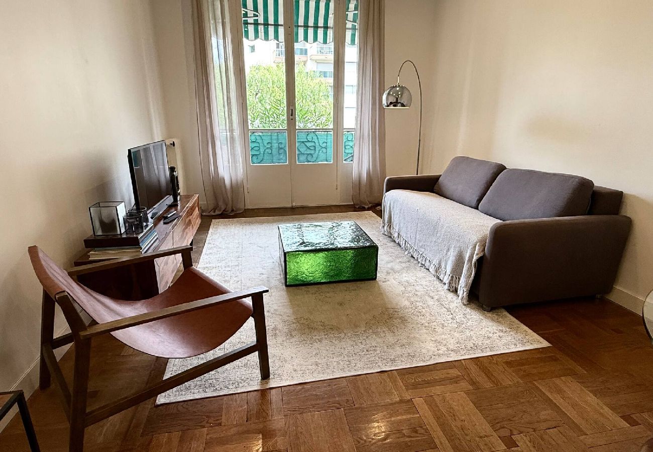 Apartment in Nice - Havre de paix avec terrasse ensoleillée à Nice 