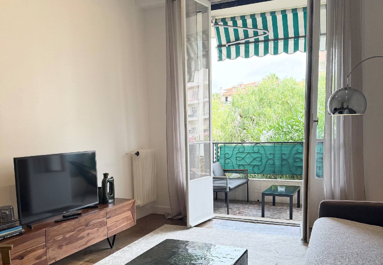 Apartment in Nice - Havre de paix avec terrasse ensoleillée à Nice 