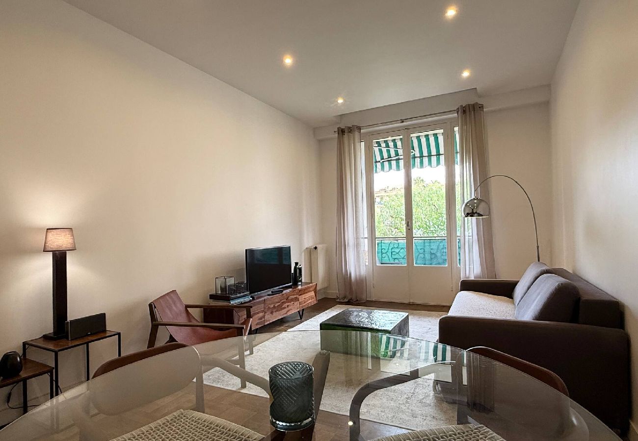 Apartment in Nice - Havre de paix avec terrasse ensoleillée à Nice 