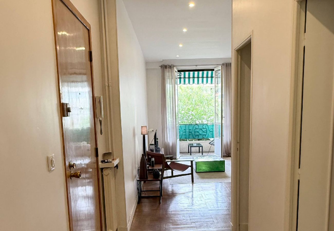 Apartment in Nice - Havre de paix avec terrasse ensoleillée à Nice 