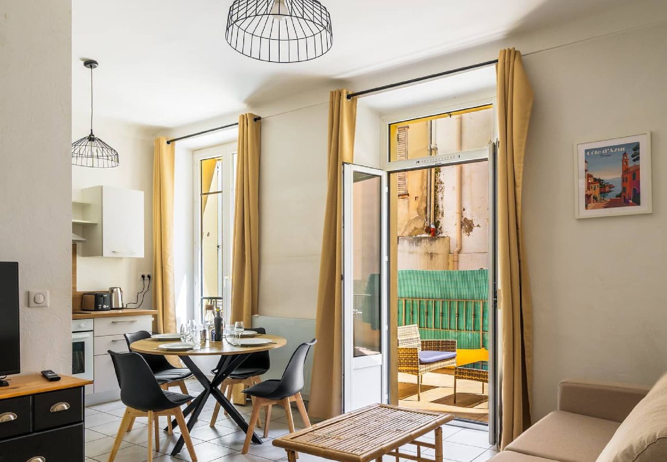 Apartment in Cannes - -
