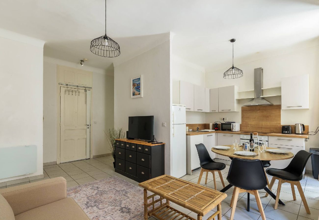 Apartment in Cannes - -