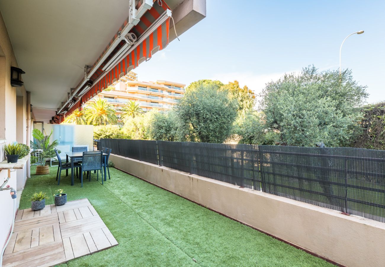 Appartement à Nice - Grand 2 pièces et belle terrasse ensoleillée 