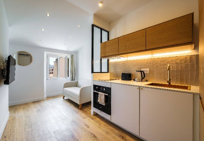  à Nice - Magnifique studio boulevard Gambetta - B 