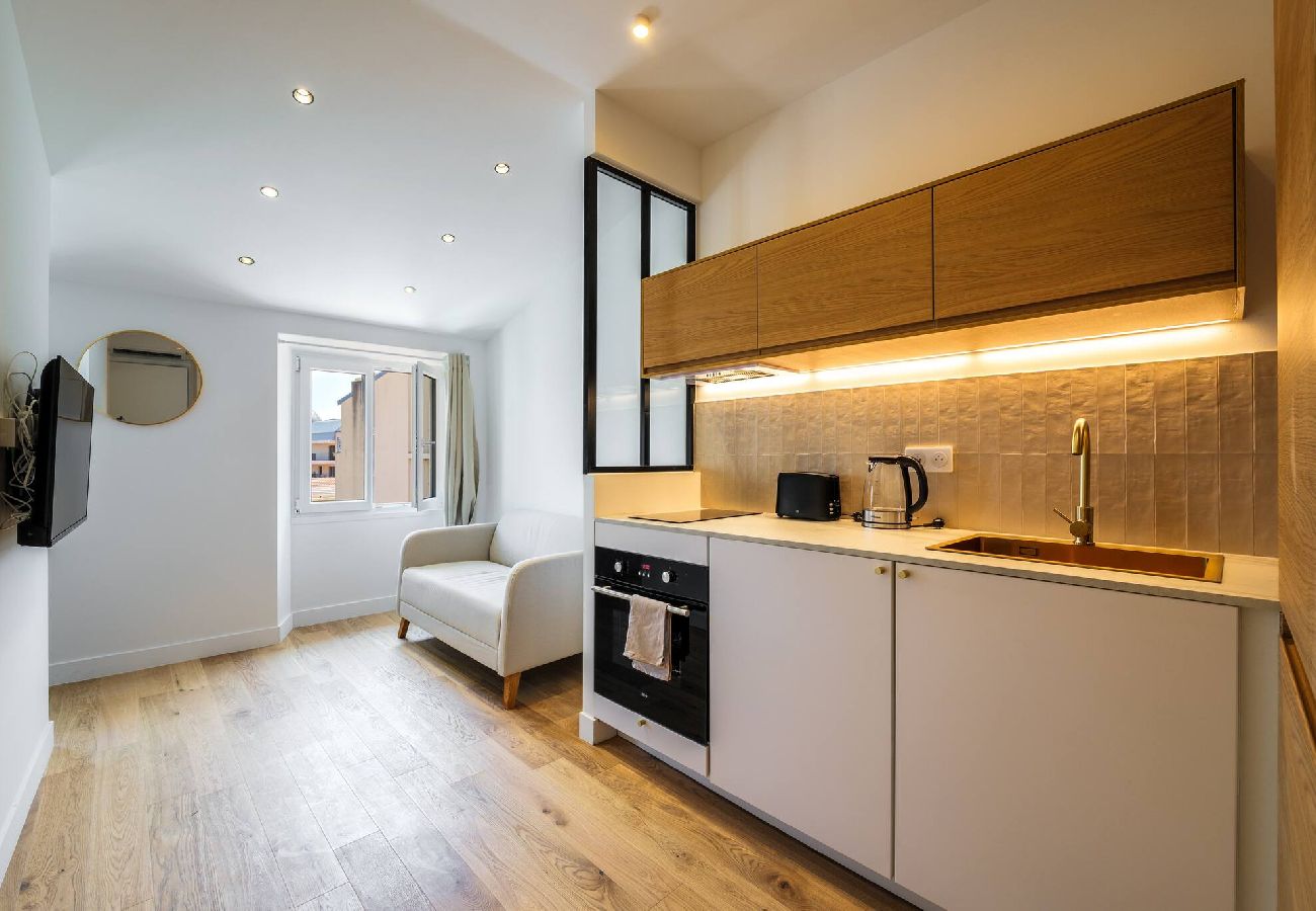 Appartement à Nice - Magnifique studio boulevard Gambetta - B 