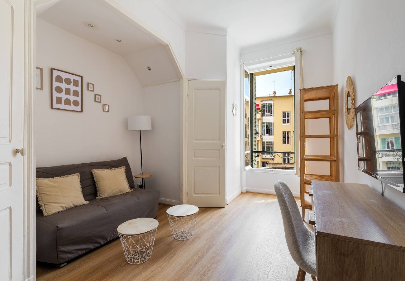 Appartement à Nice - Studio cosy dans une belle copropriété classée 