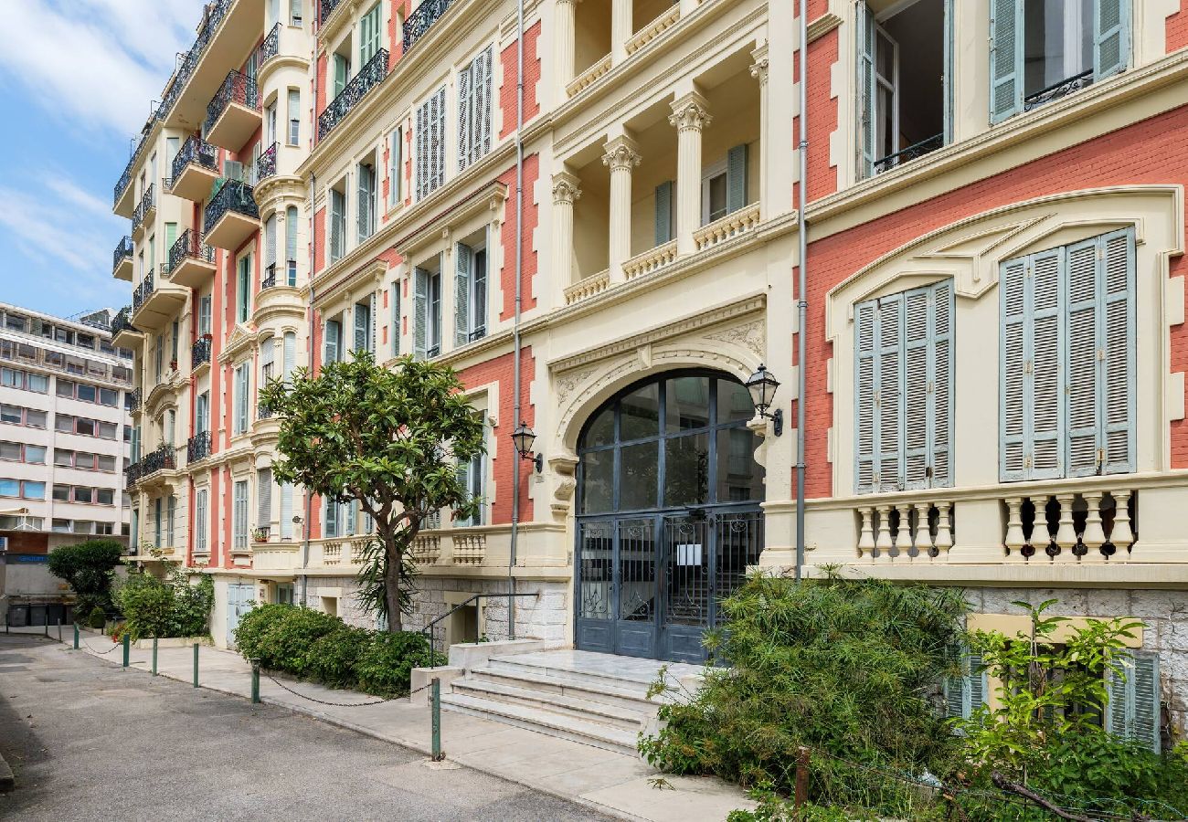 Appartement à Nice - Studio cosy dans une belle copropriété classée 
