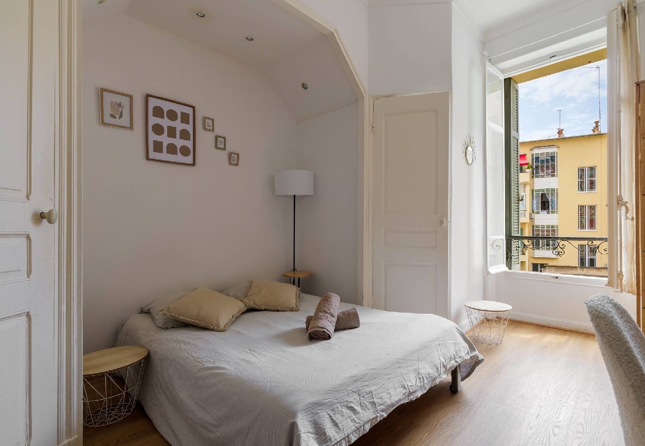 Appartement à Nice - Studio cosy dans une belle copropriété classée 