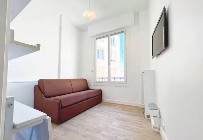  à Nice - Lumineux studio proche Jean Medecin 