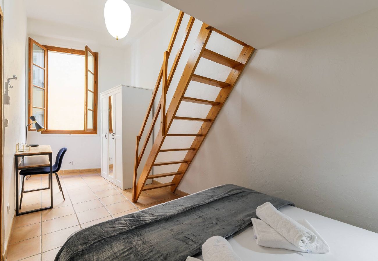 Appartement à Nice - Charmant 3 pièces place Rossetti 
