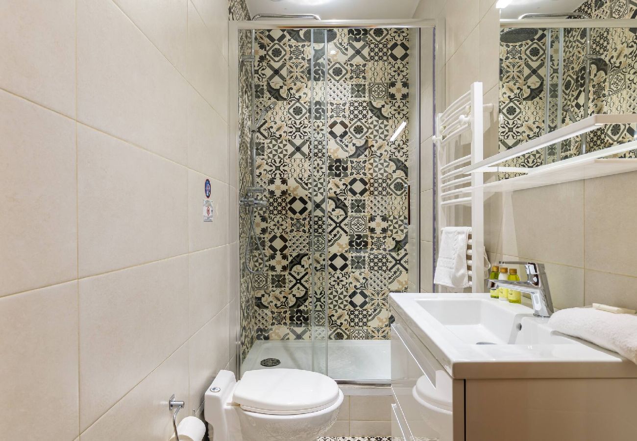 Appartement à Nice - Charmant 3 pièces place Rossetti 