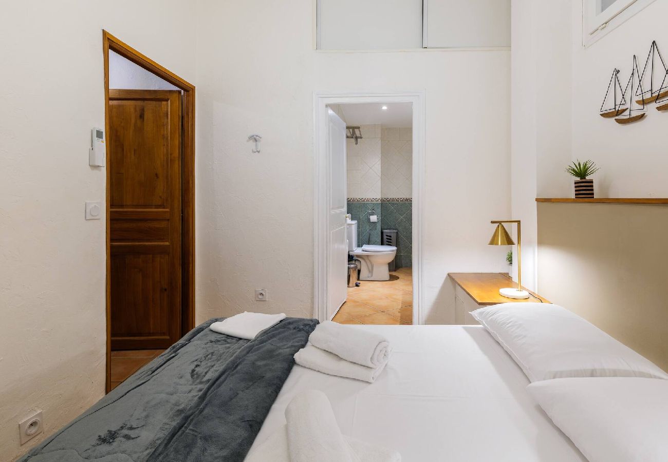 Appartement à Nice - Charmant 3 pièces place Rossetti 
