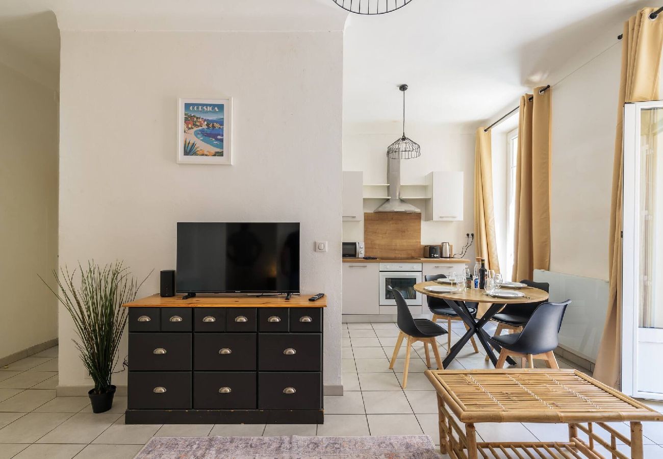 Appartement à Cannes - Beau 2 pièces au coeur du Suquet - Grande Terrasse 